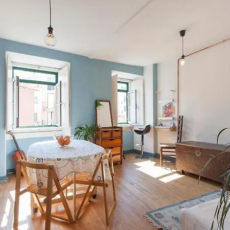 Апартаменты Charming In Alfama, Amazing View Лиссабон